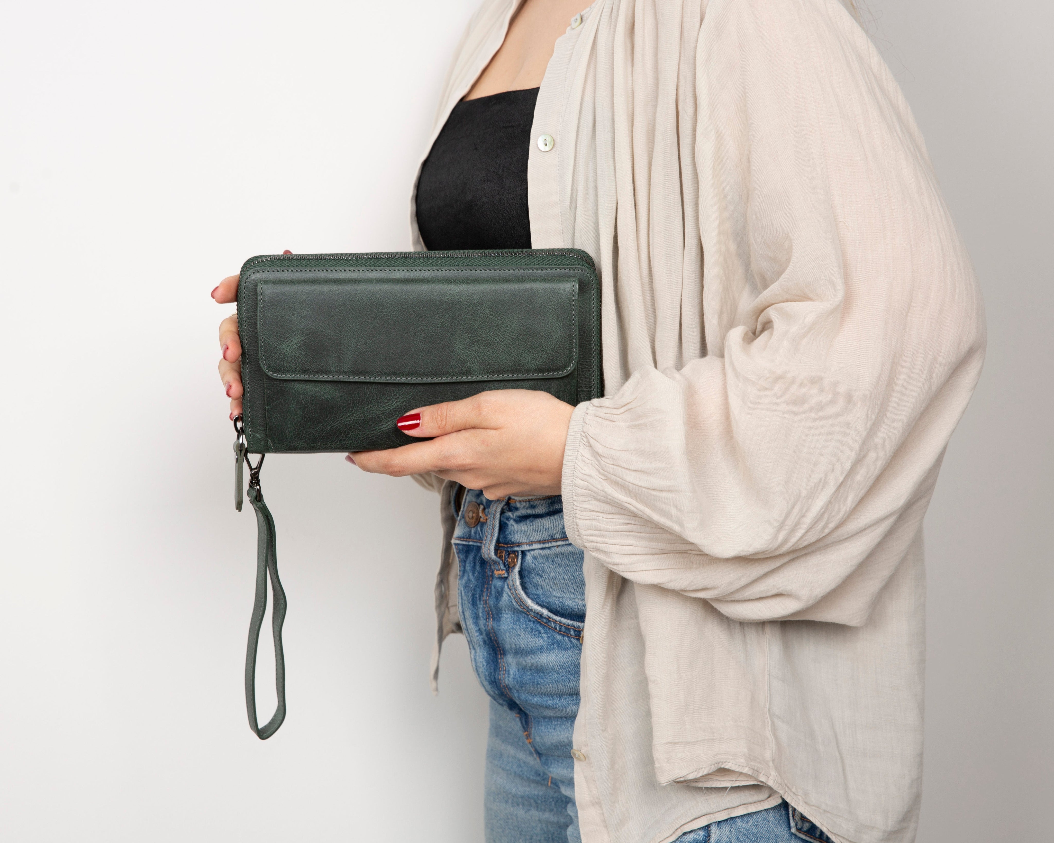 Eliza Leather Wallet Clutch – RFID, Wrist Strap, 12 Card Slots