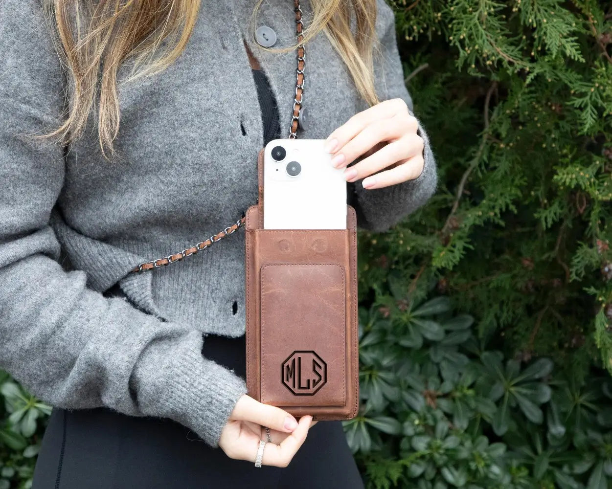 Personalized Leather Crossbody Phone Bag & Wallet - Legendary Hide