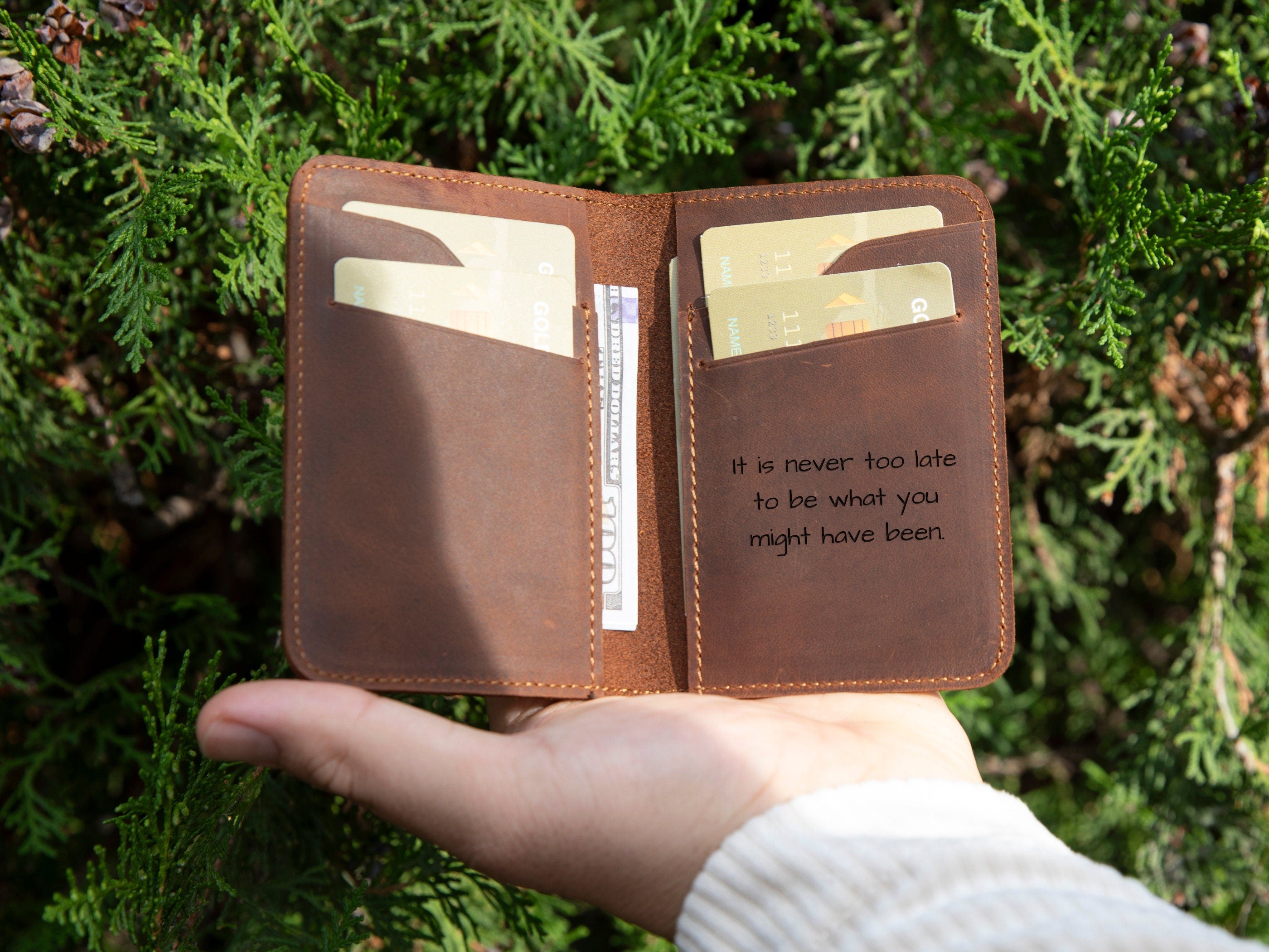 Personalized Ultra Slim Wallet, Small Front Pocket Card Holder, Leather Wallet with Minimalist Design, Modern Travel Accessory