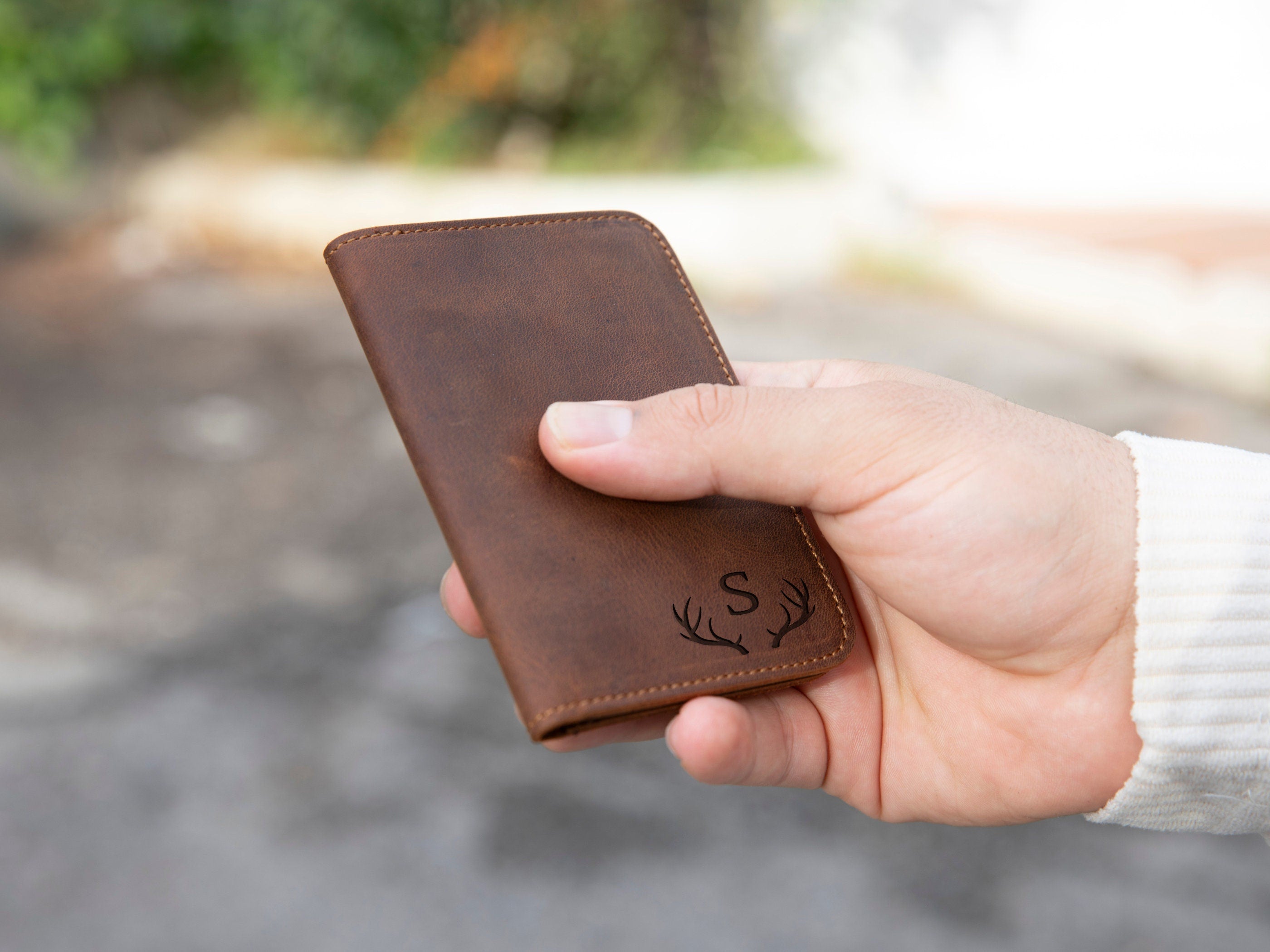 Personalized Ultra Slim Wallet, Small Front Pocket Card Holder, Leather Wallet with Minimalist Design, Modern Travel Accessory