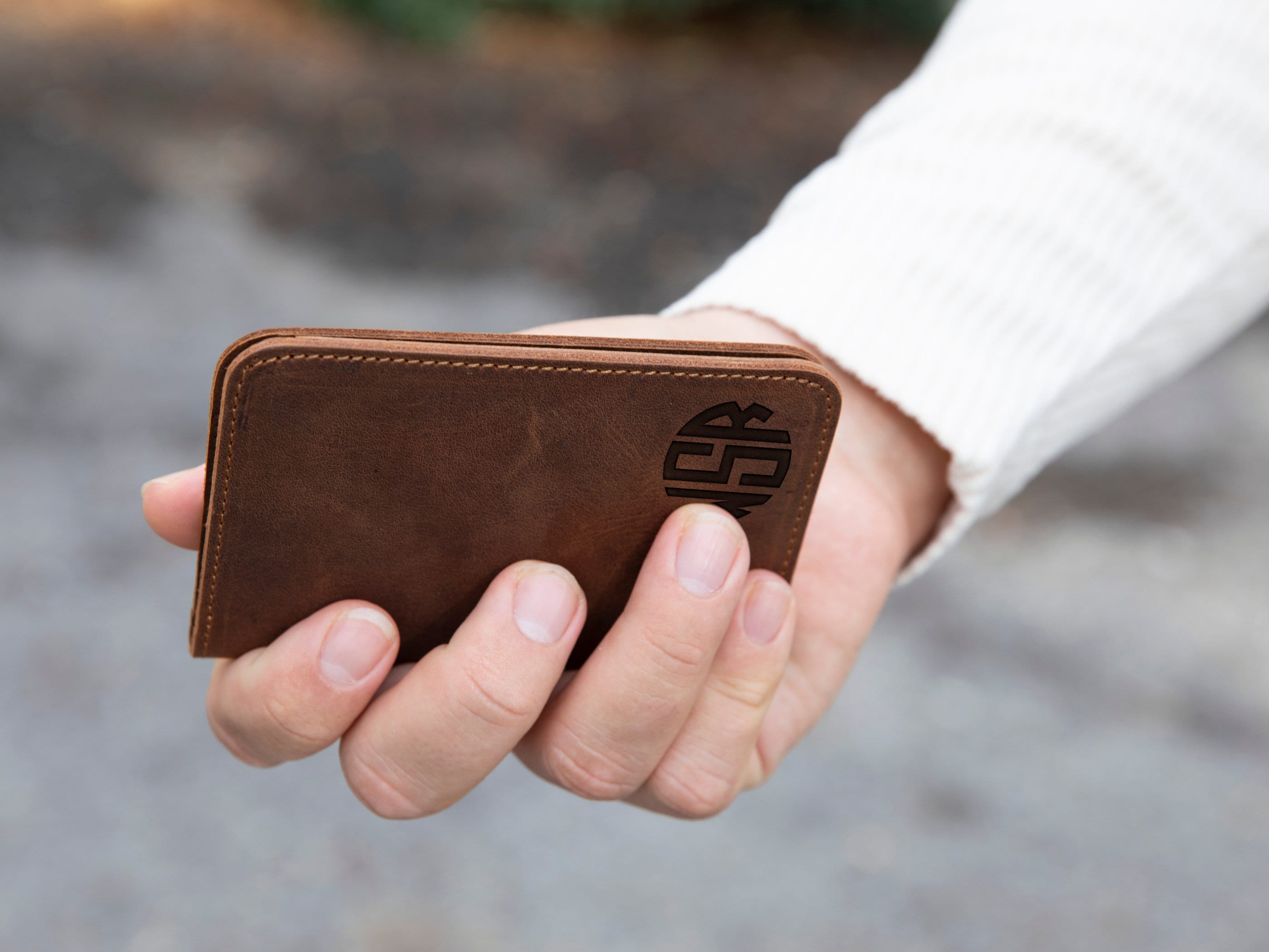 Personalized Ultra Slim Wallet, Small Front Pocket Card Holder, Leather Wallet with Minimalist Design, Modern Travel Accessory