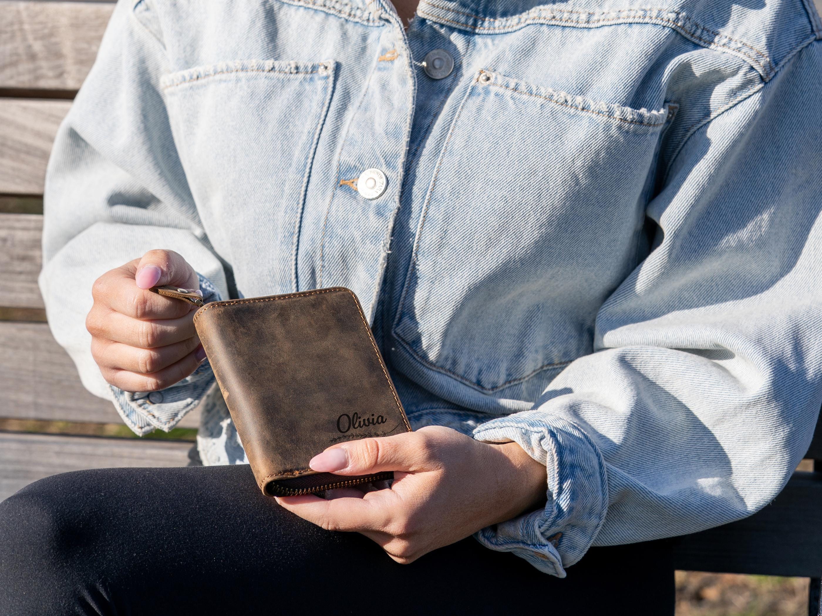 Custom Leather Wallet for Mom, Mother’s Day Gift for Wife or Grandma, Personalized Zipper Wallet with Name, Gift for Her from Daughter