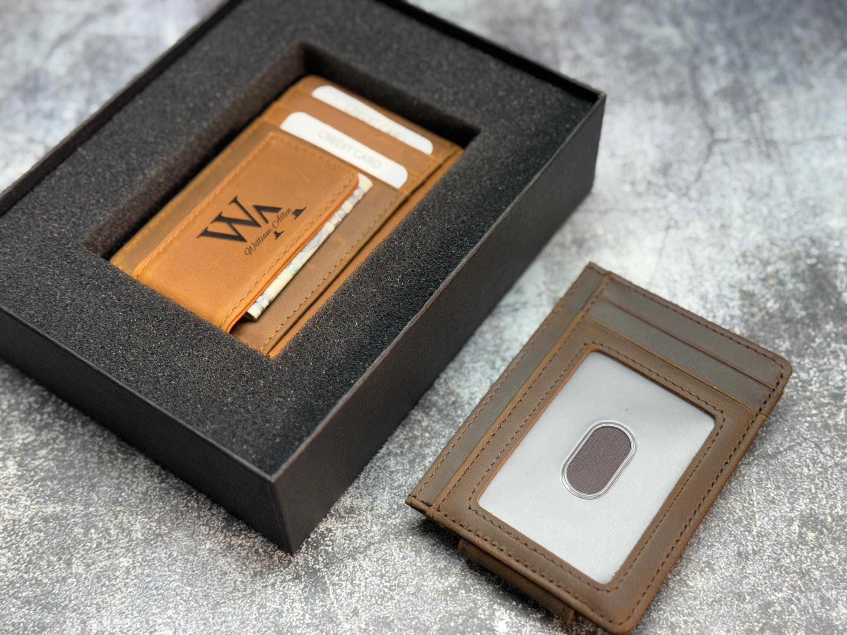 Custom Minimalist Wallet – Personalized Leather Card Holder for Men, Engraved Monogram, Wallet with Money Clip