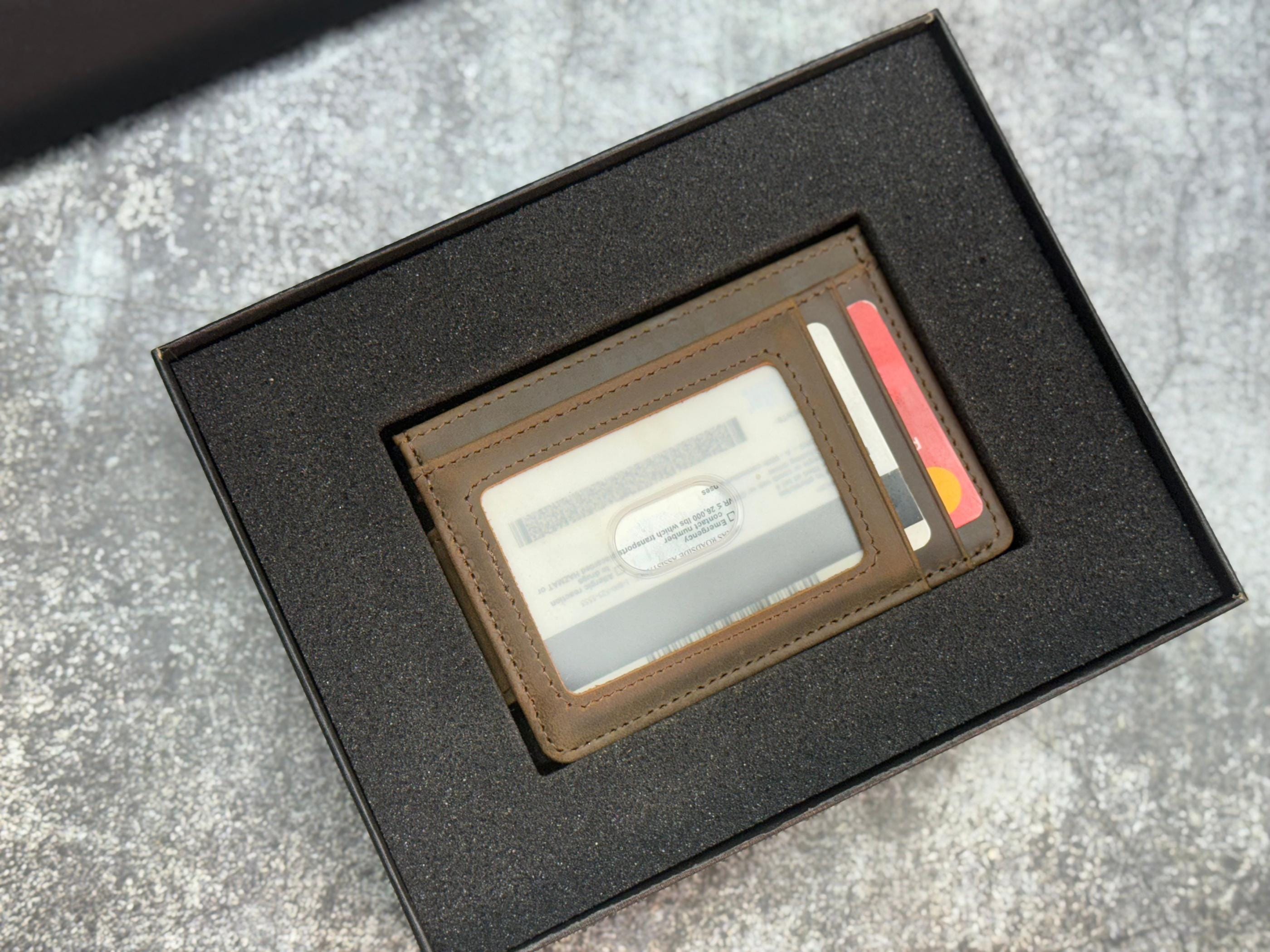 Custom Minimalist Wallet – Personalized Leather Card Holder for Men, Engraved Monogram, Wallet with Money Clip